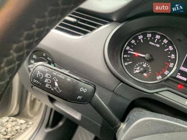 Бежевий Шкода Октавія, об'ємом двигуна 1.6 л та пробігом 233 тис. км за 10850 $, фото 27 на Automoto.ua