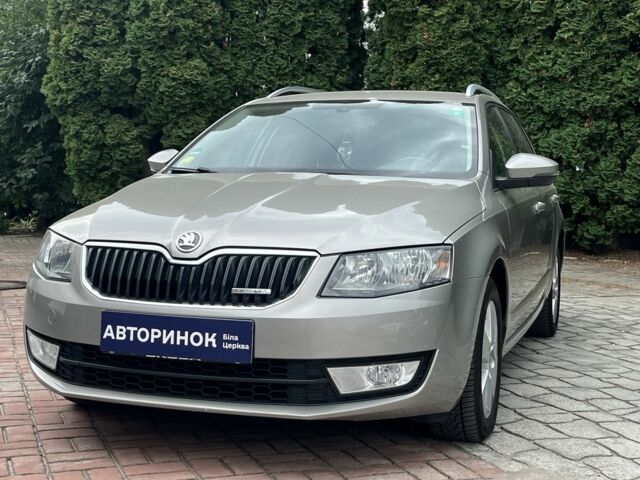 Шкода Октавия 2014 в Белой Церкве на Automoto.ua Бежевый Шкода Октавия, объемом двигателя 1.6 л и пробегом 238 тыс. км за 11250 $, фото 7 на Automoto.ua