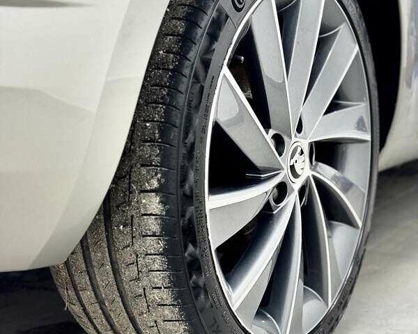 Бежевый Шкода Октавия, объемом двигателя 1.8 л и пробегом 178 тыс. км за 13999 $, фото 16 на Automoto.ua