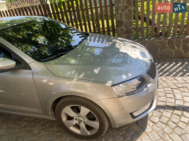 Бежевый Шкода Октавия, объемом двигателя 1.4 л и пробегом 300 тыс. км за 9000 $, фото 3 на Automoto.ua