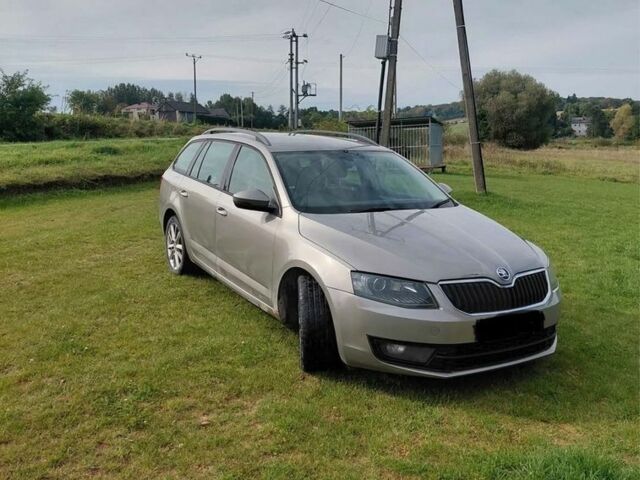 Бежевый Шкода Октавия, объемом двигателя 2 л и пробегом 250 тыс. км за 4000 $, фото 6 на Automoto.ua