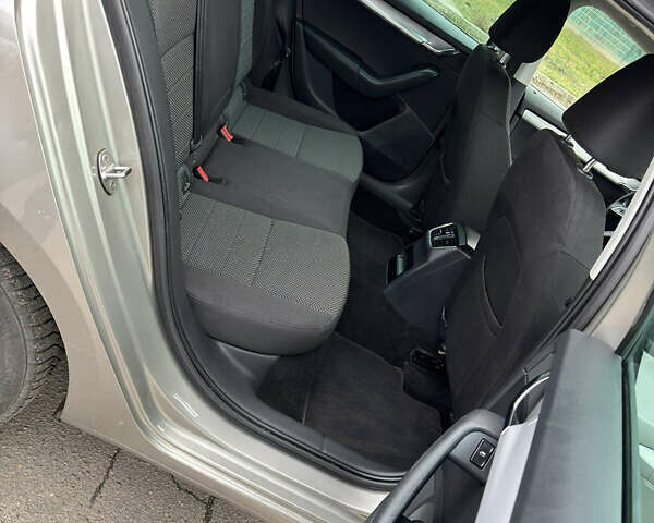 Бежевый Шкода Октавия, объемом двигателя 1.6 л и пробегом 160 тыс. км за 13500 $, фото 29 на Automoto.ua