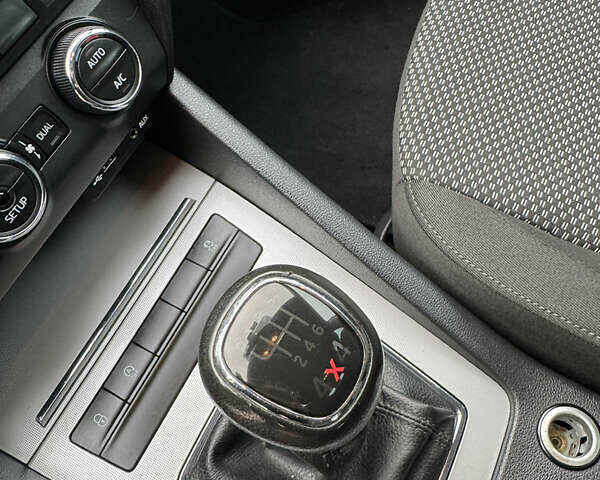 Бежевый Шкода Октавия, объемом двигателя 1.6 л и пробегом 160 тыс. км за 13500 $, фото 36 на Automoto.ua