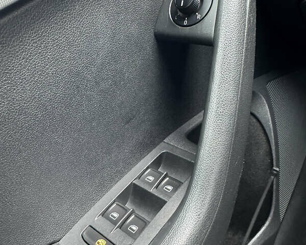 Бежевый Шкода Октавия, объемом двигателя 1.6 л и пробегом 160 тыс. км за 13500 $, фото 42 на Automoto.ua