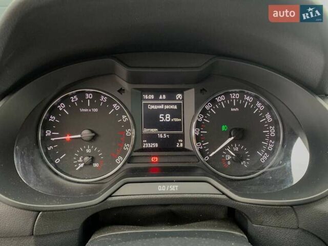 Бежевий Шкода Октавія, об'ємом двигуна 1.6 л та пробігом 233 тис. км за 10850 $, фото 14 на Automoto.ua