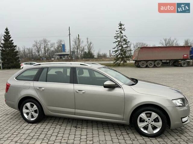 Бежевый Шкода Октавия, объемом двигателя 2 л и пробегом 218 тыс. км за 11550 $, фото 2 на Automoto.ua