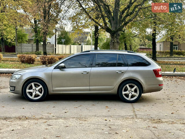 Шкода Октавия 2015 в Ровно на Automoto.ua Бежевый Шкода Октавия, объемом двигателя 2.01 л и пробегом 270 тыс. км за 10999 $, фото 7 на Automoto.ua