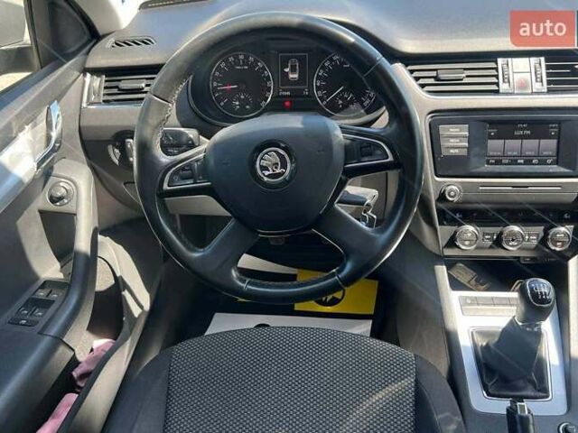 Бежевый Шкода Октавия, объемом двигателя 2 л и пробегом 215 тыс. км за 11200 $, фото 15 на Automoto.ua