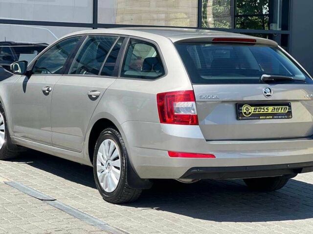 Бежевый Шкода Октавия, объемом двигателя 2 л и пробегом 215 тыс. км за 11200 $, фото 3 на Automoto.ua