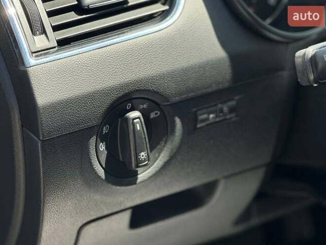 Бежевый Шкода Октавия, объемом двигателя 2 л и пробегом 215 тыс. км за 11200 $, фото 12 на Automoto.ua