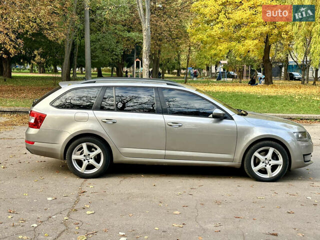 Шкода Октавия 2015 в Ровно на Automoto.ua Бежевый Шкода Октавия, объемом двигателя 2.01 л и пробегом 270 тыс. км за 10999 $, фото 14 на Automoto.ua