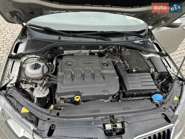 Бежевый Шкода Октавия, объемом двигателя 2 л и пробегом 218 тыс. км за 11550 $, фото 36 на Automoto.ua