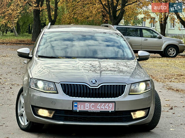 Шкода Октавия 2015 в Ровно на Automoto.ua Бежевый Шкода Октавия, объемом двигателя 2.01 л и пробегом 270 тыс. км за 10999 $, фото 35 на Automoto.ua