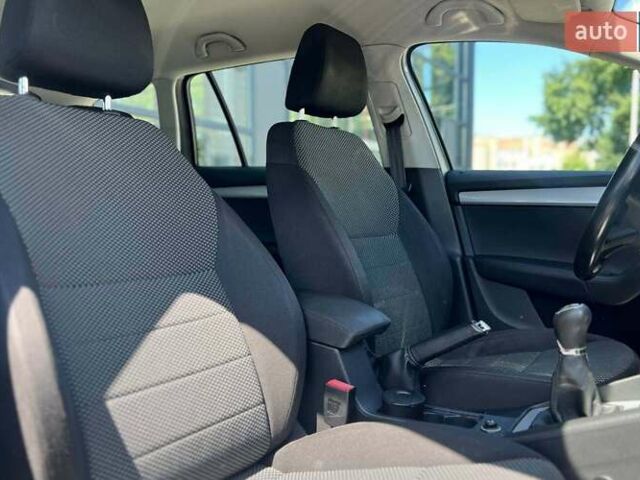 Бежевый Шкода Октавия, объемом двигателя 2 л и пробегом 215 тыс. км за 11200 $, фото 19 на Automoto.ua