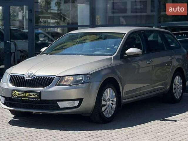 Бежевый Шкода Октавия, объемом двигателя 2 л и пробегом 215 тыс. км за 11200 $, фото 2 на Automoto.ua
