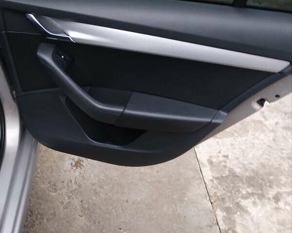 Бежевый Шкода Октавия, объемом двигателя 2 л и пробегом 261 тыс. км за 11800 $, фото 7 на Automoto.ua