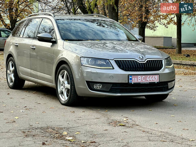 Шкода Октавия 2015 в Ровно на Automoto.ua Бежевый Шкода Октавия, объемом двигателя 2.01 л и пробегом 270 тыс. км за 10999 $, фото 3 на Automoto.ua