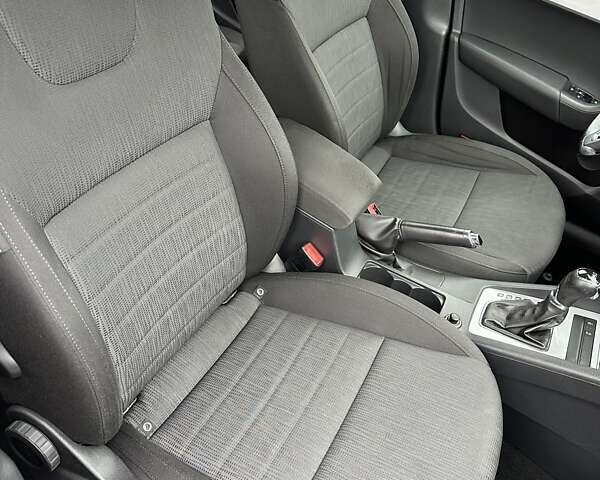 Бежевый Шкода Октавия, объемом двигателя 2 л и пробегом 218 тыс. км за 11550 $, фото 27 на Automoto.ua