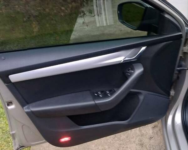 Бежевый Шкода Октавия, объемом двигателя 2 л и пробегом 261 тыс. км за 11800 $, фото 13 на Automoto.ua