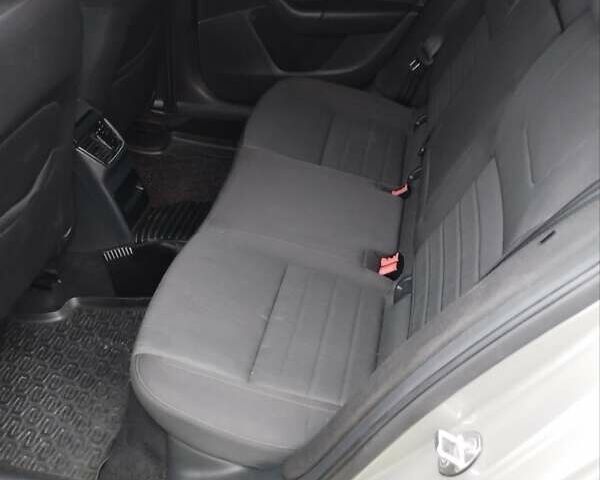 Бежевый Шкода Октавия, объемом двигателя 2 л и пробегом 261 тыс. км за 11800 $, фото 15 на Automoto.ua