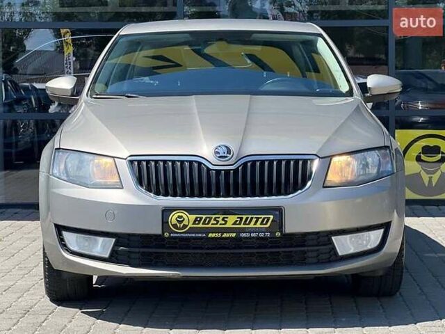 Бежевый Шкода Октавия, объемом двигателя 2 л и пробегом 215 тыс. км за 11200 $, фото 1 на Automoto.ua