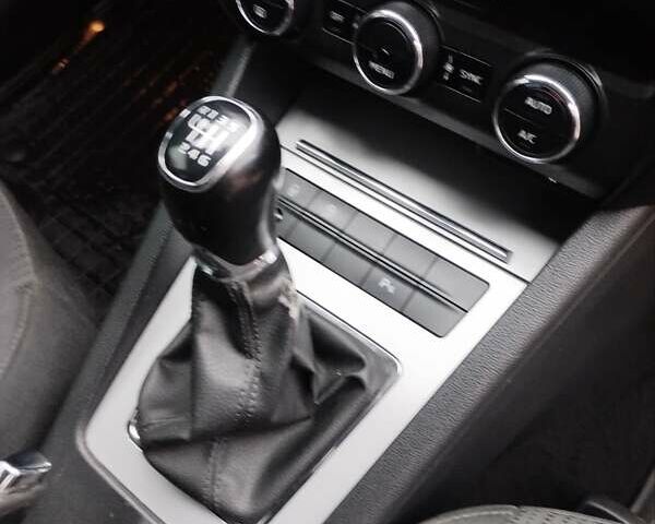 Бежевый Шкода Октавия, объемом двигателя 2 л и пробегом 261 тыс. км за 11800 $, фото 11 на Automoto.ua