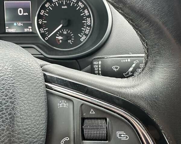 Бежевый Шкода Октавия, объемом двигателя 2 л и пробегом 218 тыс. км за 11550 $, фото 23 на Automoto.ua