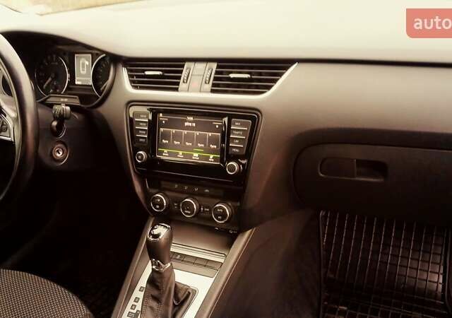 Бежевий Шкода Октавія, об'ємом двигуна 1.98 л та пробігом 255 тис. км за 13800 $, фото 1 на Automoto.ua