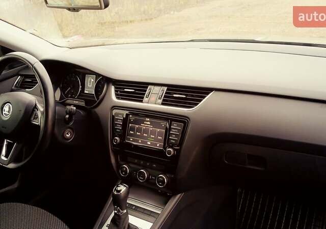 Бежевий Шкода Октавія, об'ємом двигуна 1.98 л та пробігом 255 тис. км за 13800 $, фото 2 на Automoto.ua