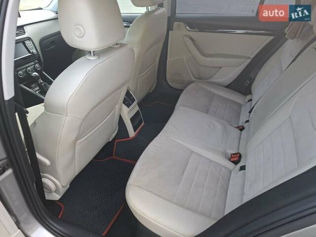 Бежевый Шкода Октавия, объемом двигателя 1.98 л и пробегом 270 тыс. км за 11499 $, фото 5 на Automoto.ua