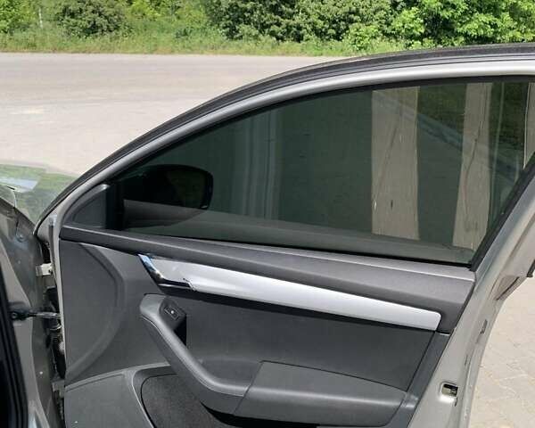 Бежевий Шкода Октавія, об'ємом двигуна 1.6 л та пробігом 222 тис. км за 12500 $, фото 6 на Automoto.ua