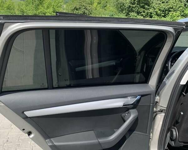 Бежевий Шкода Октавія, об'ємом двигуна 1.6 л та пробігом 222 тис. км за 12500 $, фото 5 на Automoto.ua