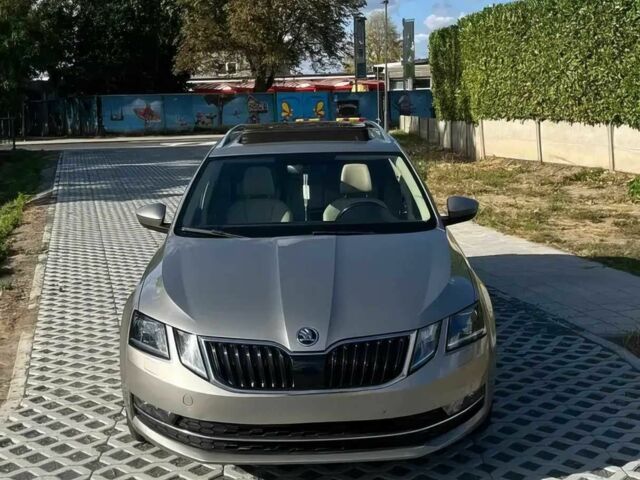 Бежевый Шкода Октавия, объемом двигателя 2 л и пробегом 69 тыс. км за 8300 $, фото 1 на Automoto.ua