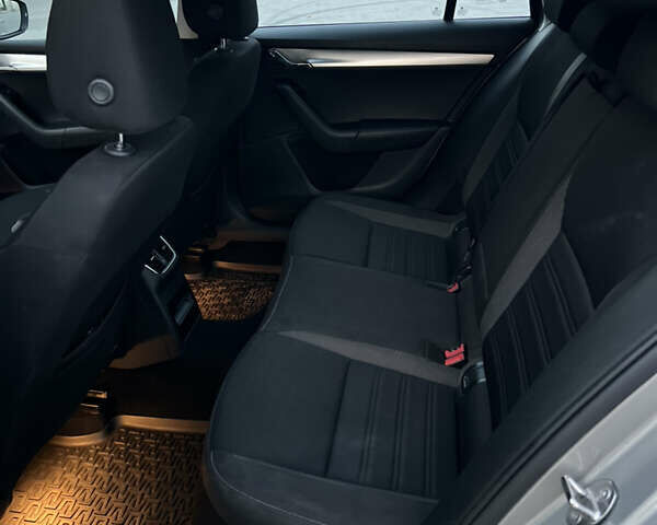 Бежевый Шкода Октавия, объемом двигателя 1.5 л и пробегом 270 тыс. км за 13100 $, фото 24 на Automoto.ua