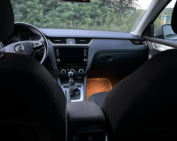 Бежевый Шкода Октавия, объемом двигателя 1.5 л и пробегом 270 тыс. км за 13100 $, фото 26 на Automoto.ua