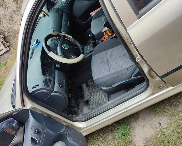 Бежевий Шкода Октавія, об'ємом двигуна 2 л та пробігом 280 тис. км за 4300 $, фото 7 на Automoto.ua