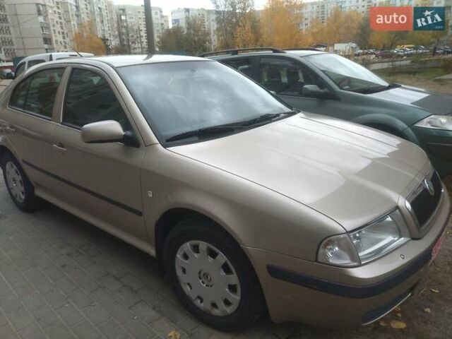 Бежевый Шкода Октавия, объемом двигателя 1.6 л и пробегом 220 тыс. км за 4650 $, фото 6 на Automoto.ua