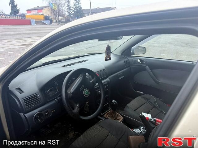 Бежевий Шкода Октавія, об'ємом двигуна 1.6 л та пробігом 300 тис. км за 4000 $, фото 6 на Automoto.ua