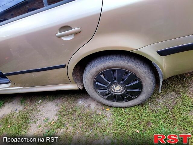 Бежевий Шкода Октавія, об'ємом двигуна 2 л та пробігом 280 тис. км за 4500 $, фото 2 на Automoto.ua
