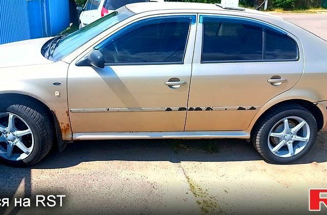 Бежевый Шкода Октавия, объемом двигателя 1.6 л и пробегом 390 тыс. км за 2700 $, фото 2 на Automoto.ua