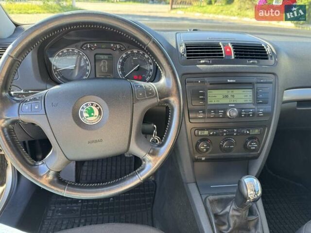 Бежевий Шкода Октавія, об'ємом двигуна 1.6 л та пробігом 275 тис. км за 4900 $, фото 11 на Automoto.ua