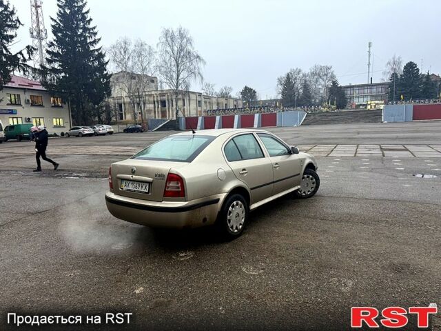 Бежевий Шкода Октавія, об'ємом двигуна 1.6 л та пробігом 300 тис. км за 4000 $, фото 4 на Automoto.ua