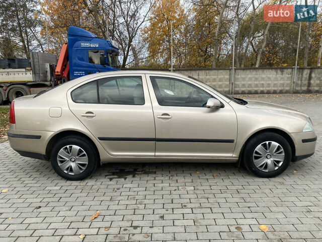 Бежевий Шкода Октавія, об'ємом двигуна 1.6 л та пробігом 229 тис. км за 5000 $, фото 3 на Automoto.ua