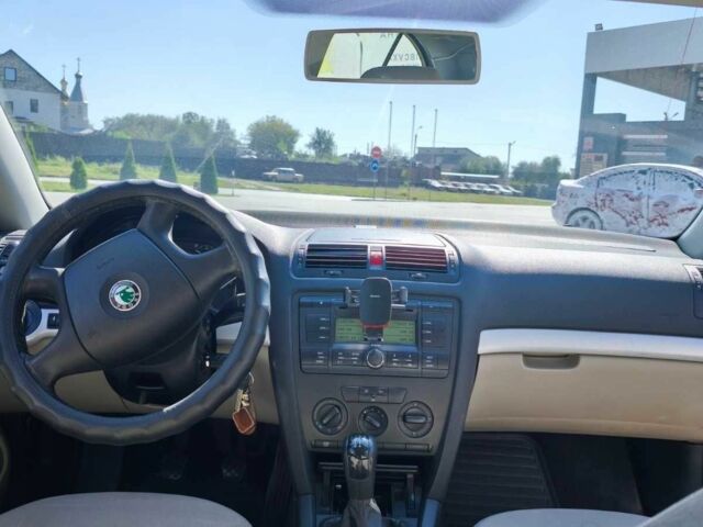 Бежевый Шкода Октавия, объемом двигателя 1.6 л и пробегом 315 тыс. км за 5000 $, фото 11 на Automoto.ua