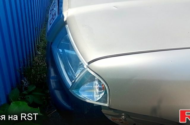 Бежевый Шкода Октавия, объемом двигателя 1.6 л и пробегом 390 тыс. км за 2700 $, фото 3 на Automoto.ua