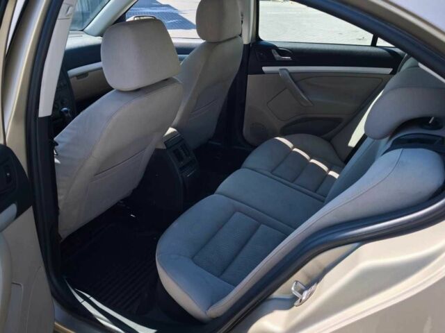 Бежевый Шкода Октавия, объемом двигателя 1.6 л и пробегом 315 тыс. км за 5000 $, фото 14 на Automoto.ua