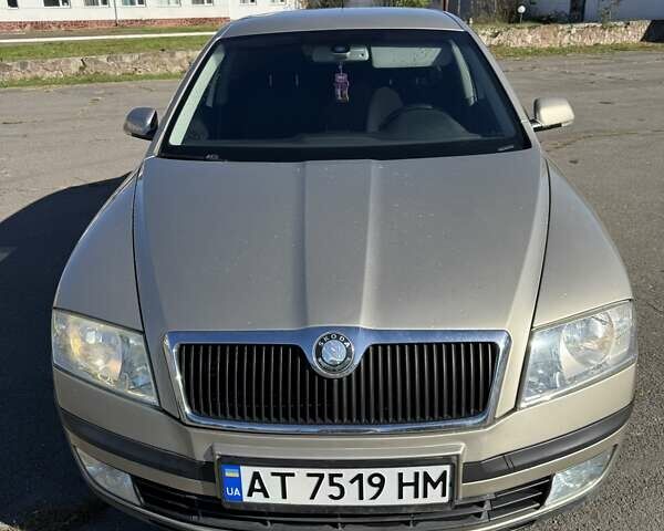 Бежевий Шкода Октавія, об'ємом двигуна 1.6 л та пробігом 275 тис. км за 4900 $, фото 1 на Automoto.ua