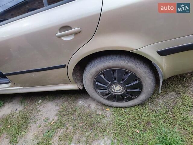 Бежевий Шкода Октавія, об'ємом двигуна 2 л та пробігом 280 тис. км за 4300 $, фото 4 на Automoto.ua