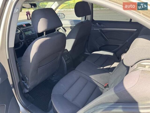 Бежевий Шкода Октавія, об'ємом двигуна 1.6 л та пробігом 275 тис. км за 4600 $, фото 5 на Automoto.ua