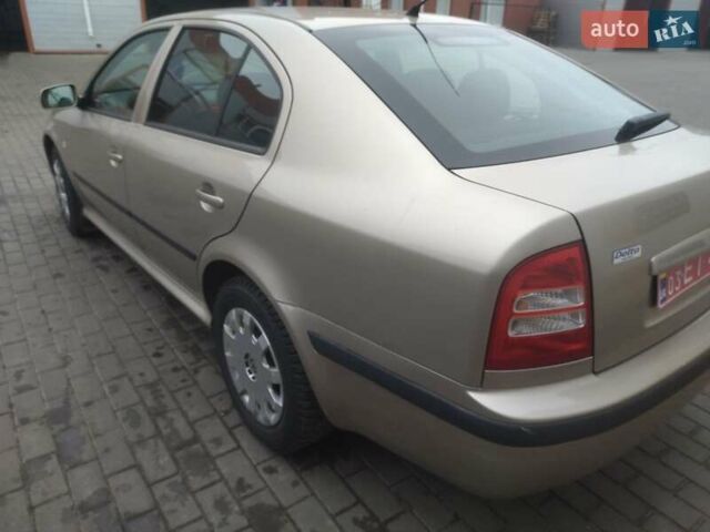 Бежевый Шкода Октавия, объемом двигателя 1.6 л и пробегом 220 тыс. км за 4650 $, фото 2 на Automoto.ua